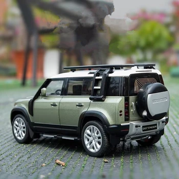 1/18 Внедорожник Range Rover Defender Модель автомобиля из сплава, Отлитый под давлением металлический внедорожник, Модель автомобиля, имитация звука и света, детская игрушка в подарок